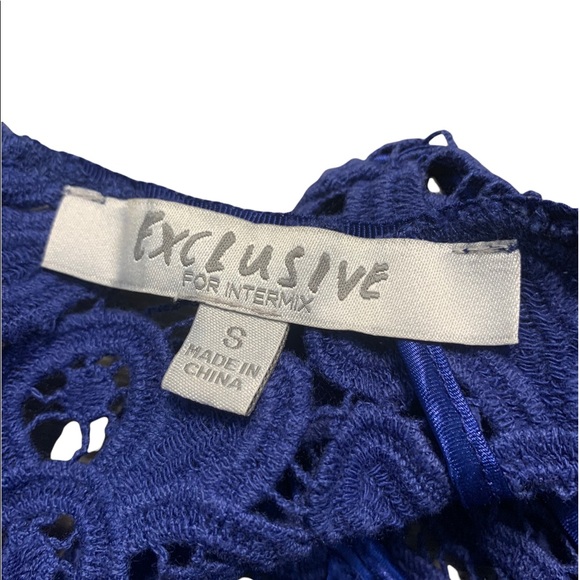 INTERMIX Exclusive Lace Eyelet Zipper Back Top Size S - Picture 9 of 11